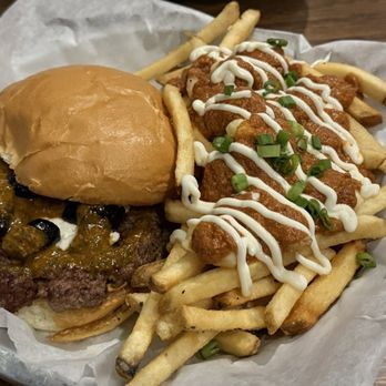 The Map Room signature dishes BYO Burger
Springfield Burger
Memphis Burger